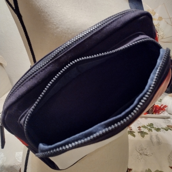 Men's Hayes Colorblocked Canvas Belt Bag Tommy Hilfiger. - Picture 6 of 9